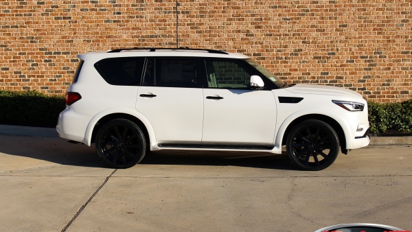 2020 White Chrome Delete Infiniti QX80