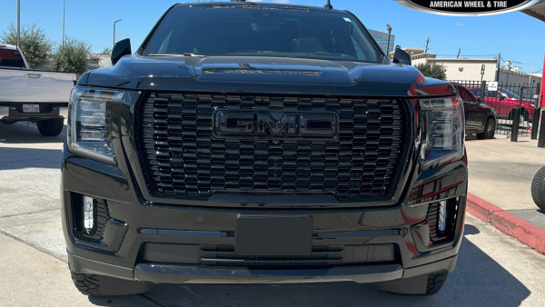 2023 Black GMC Yukon Denali