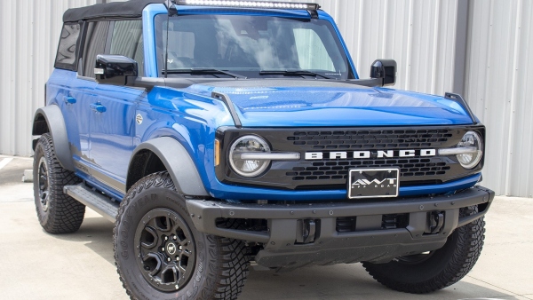 Antimatter Blue Metallic 2021 Ford Bronco