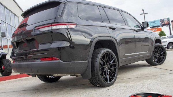 Black 2022 Jeep Grand Cherokee