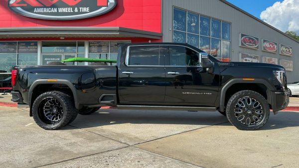 Black 2023 GMC Sierra Denali HD 3500 Dually