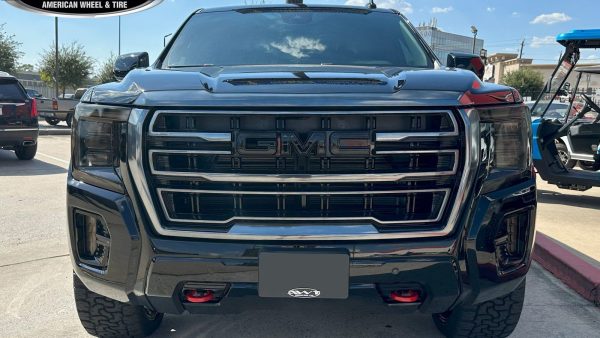 Black 2023 GMC Yukon