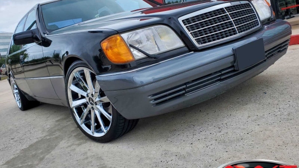 Black / Gray Mercedes S-Class W140