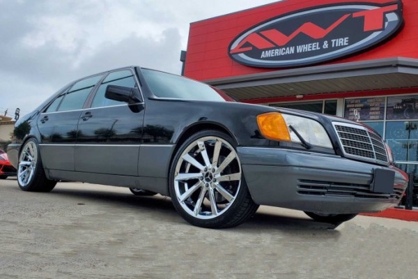 Black / Gray Mercedes S-Class W140