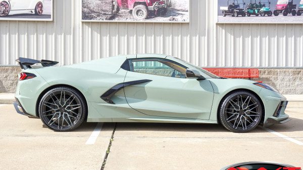 Cacti Green 2024 Chevrolet C8 Corvette