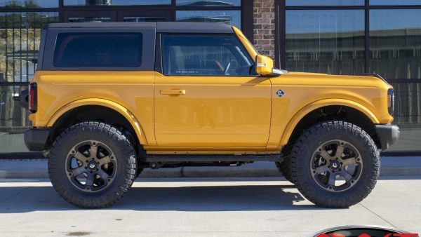 Cyber Orange 2022 Ford Bronco