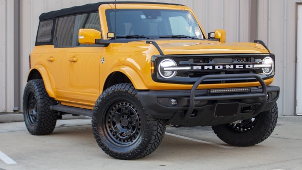 Cyber Orange 2021 Ford Bronco