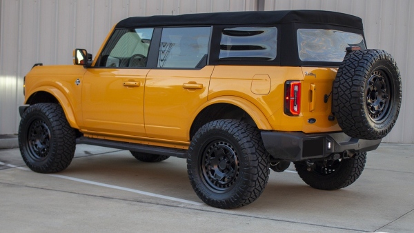 Cyber Orange 2021 Ford Bronco