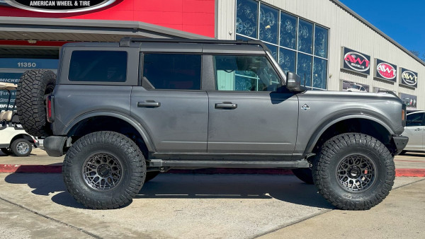 Gray 2023 Ford Bronco