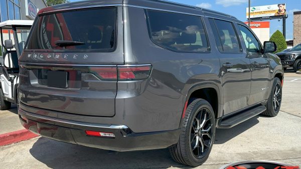 Gray 2023 Jeep Wagoneer