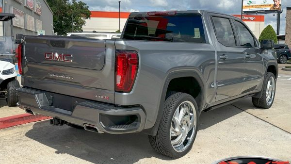 Gray GMC Sierra 1500 AT4