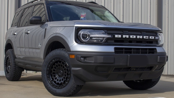 Iconic Silver 2021 Ford Bronco Sport