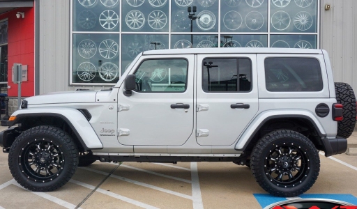 Silver 2024 Jeep Wrangler Sahara Unlimited JL