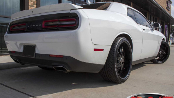 White 2015 Dodge Challenger