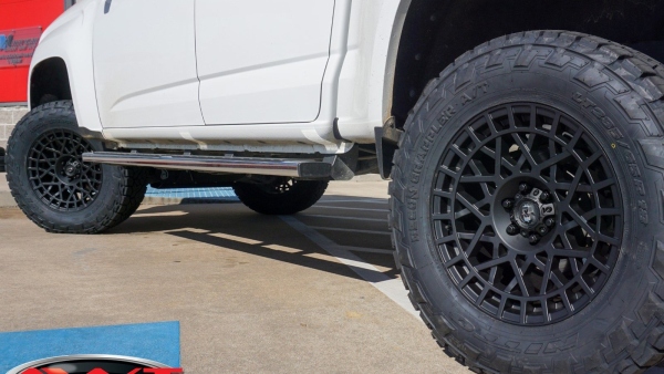 White 2020 GMC Canyon