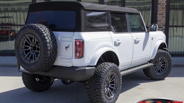 White 2022 Ford Bronco