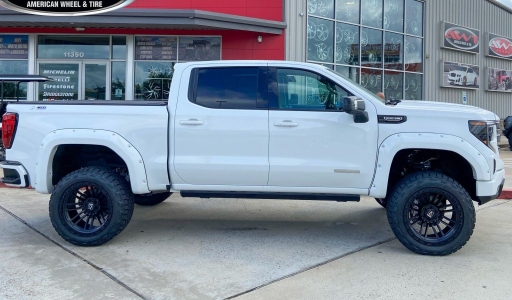 White 2023 GMC Sierra 1500