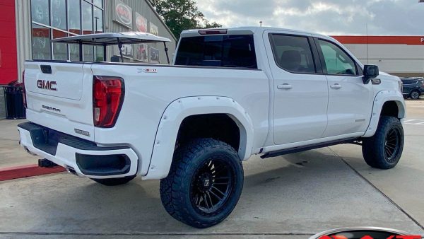 White 2023 GMC Sierra 1500