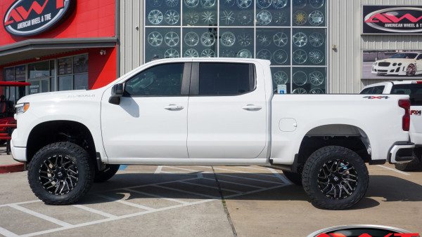 White 2024 Chevrolet Silverado 1500