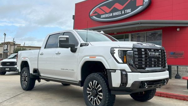 White 2024 GMC Denali HD 2500