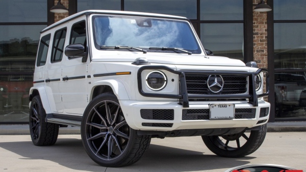 White Mercedes G550 G-Wagon