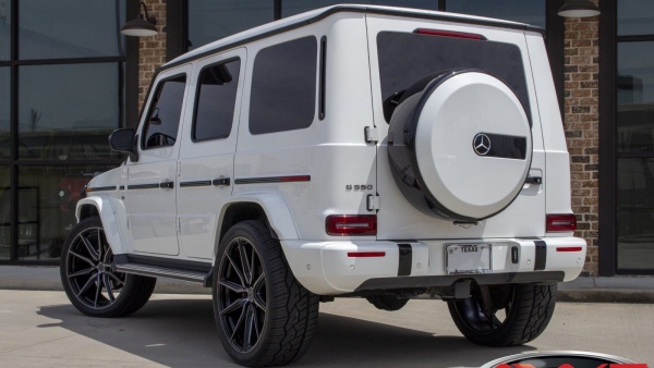 White Mercedes G550 G-Wagon