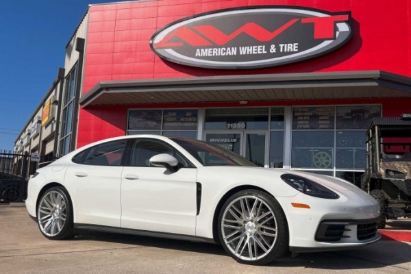 White Porsche Panamera